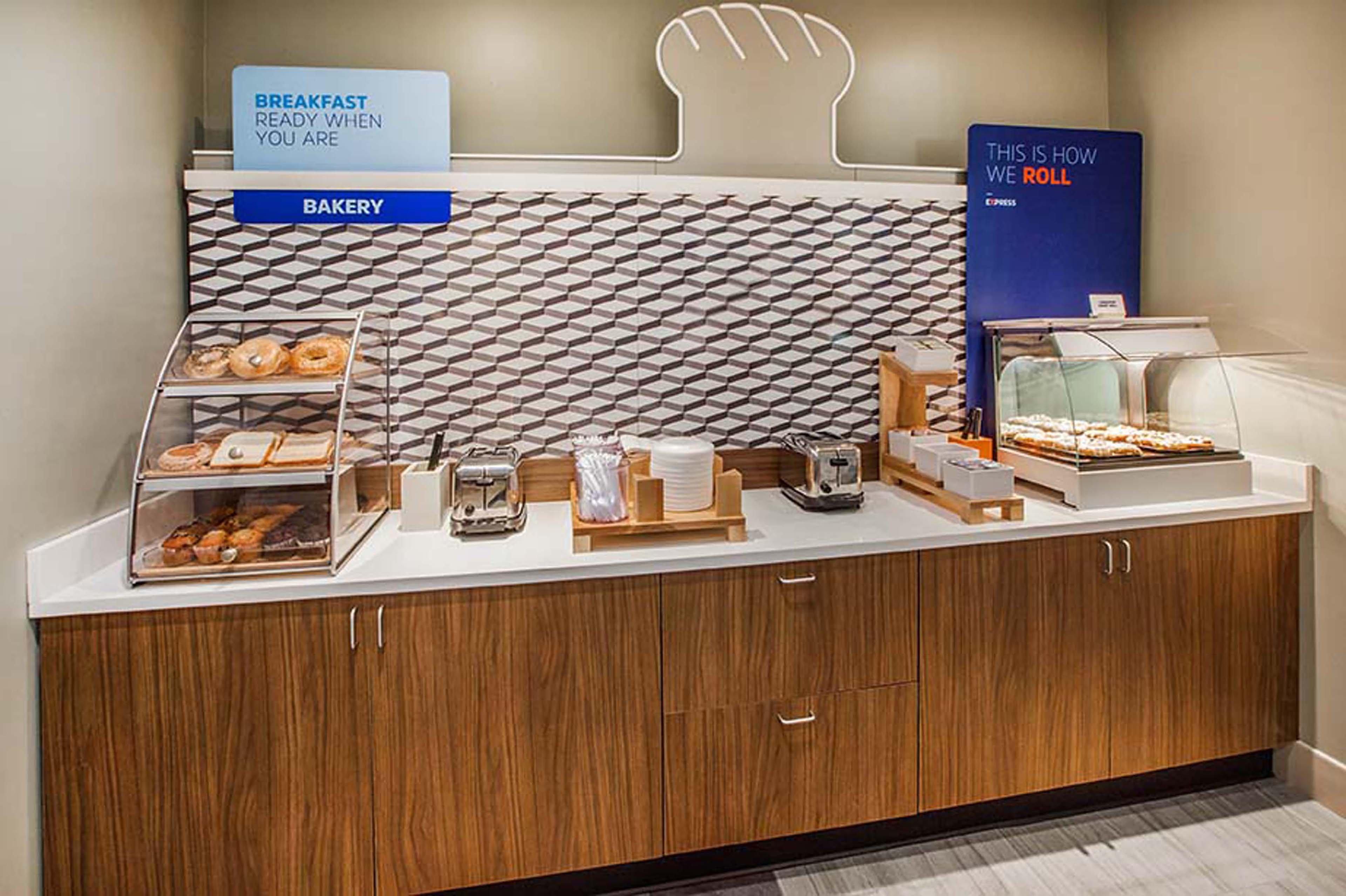 Holiday Inn Express & Suites Raleigh Airport - Brier Creek By Ihg Экстерьер фото