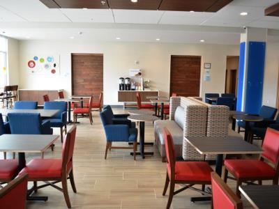 Holiday Inn Express & Suites Raleigh Airport - Brier Creek By Ihg Экстерьер фото